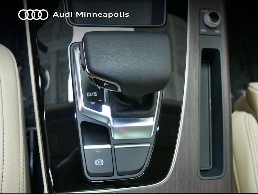 Thumbnail: 2025 Audi Q5 - 9