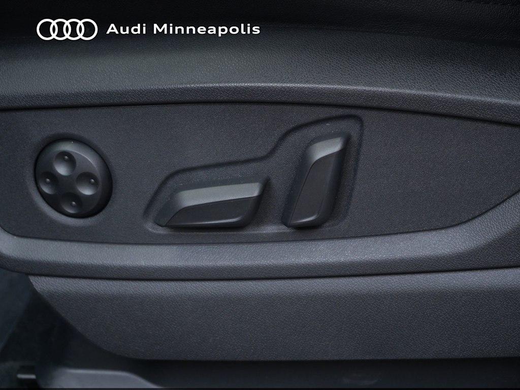 Thumbnail: 2023 Audi Q5 - 16