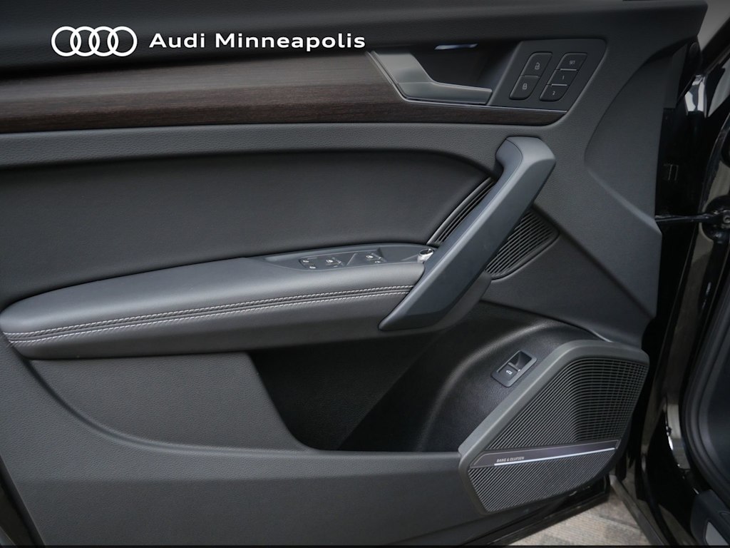 Thumbnail: 2023 Audi Q5 - 15