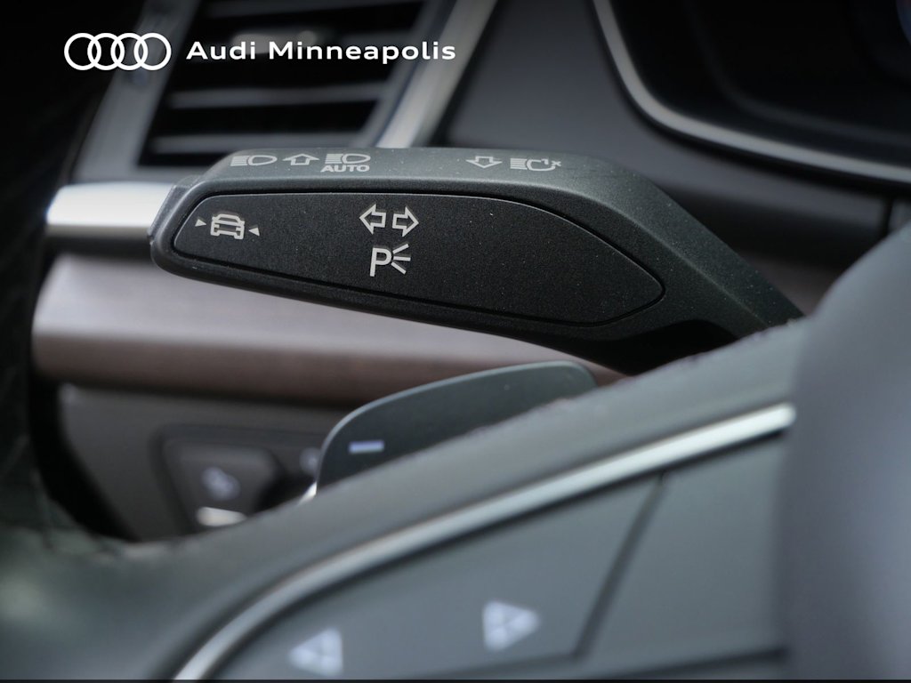 Thumbnail: 2023 Audi Q5 - 25