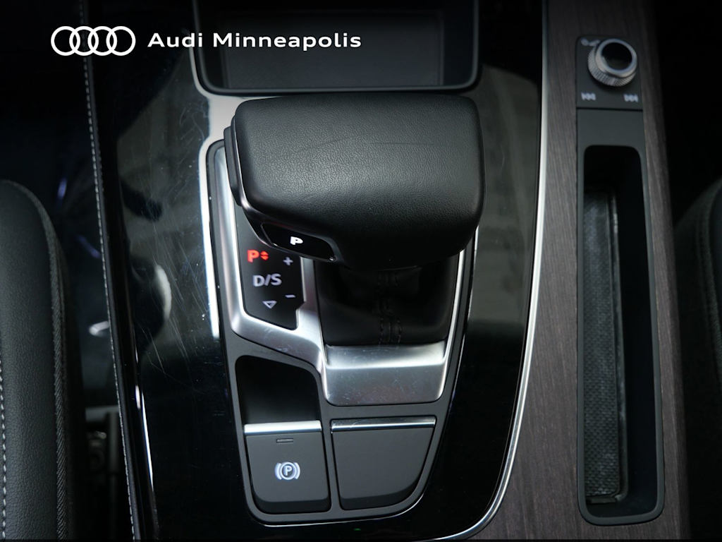 Thumbnail: 2023 Audi Q5 - 10