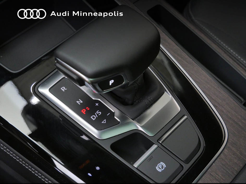 Thumbnail: 2023 Audi Q5 - 11