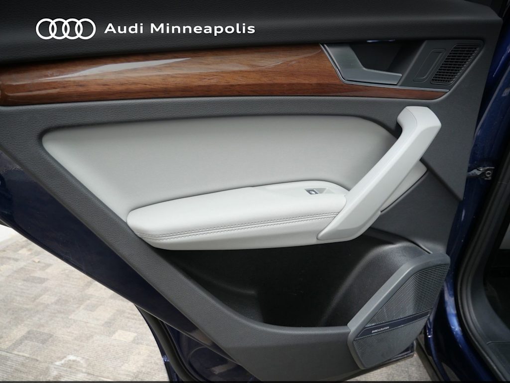 Thumbnail: 2022 Audi Q5 - 18