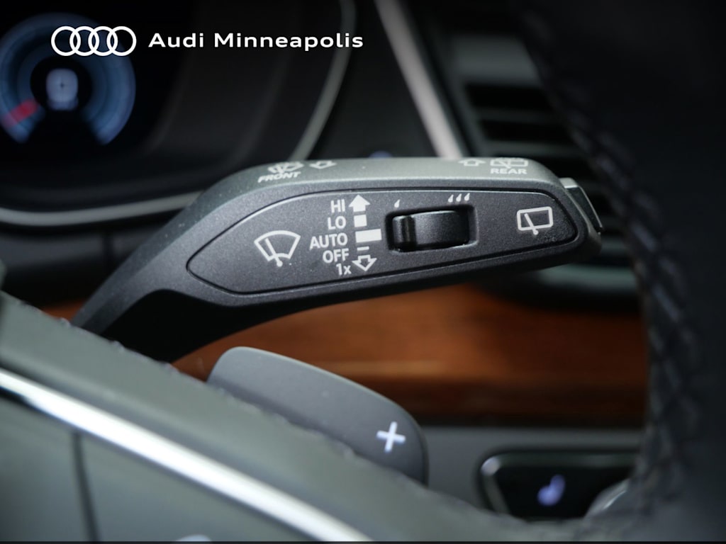 Thumbnail: 2022 Audi Q5 - 10