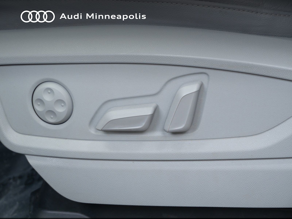 Thumbnail: 2022 Audi Q5 - 17