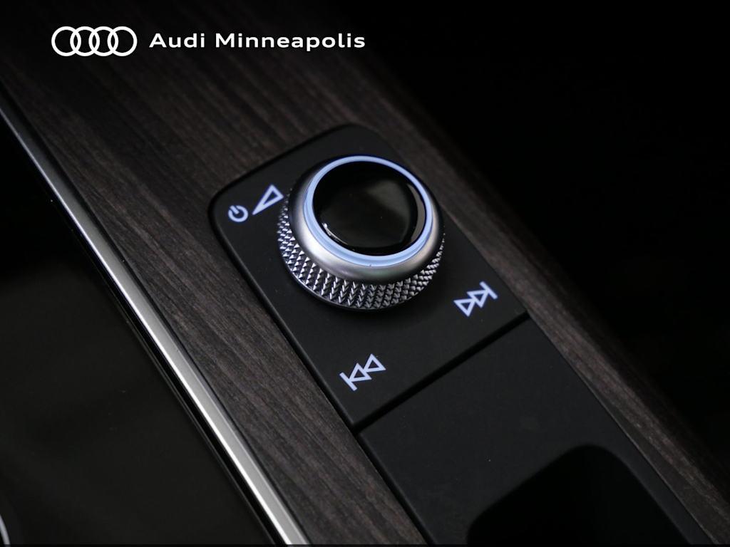 Thumbnail: 2022 Audi Q5 - 25
