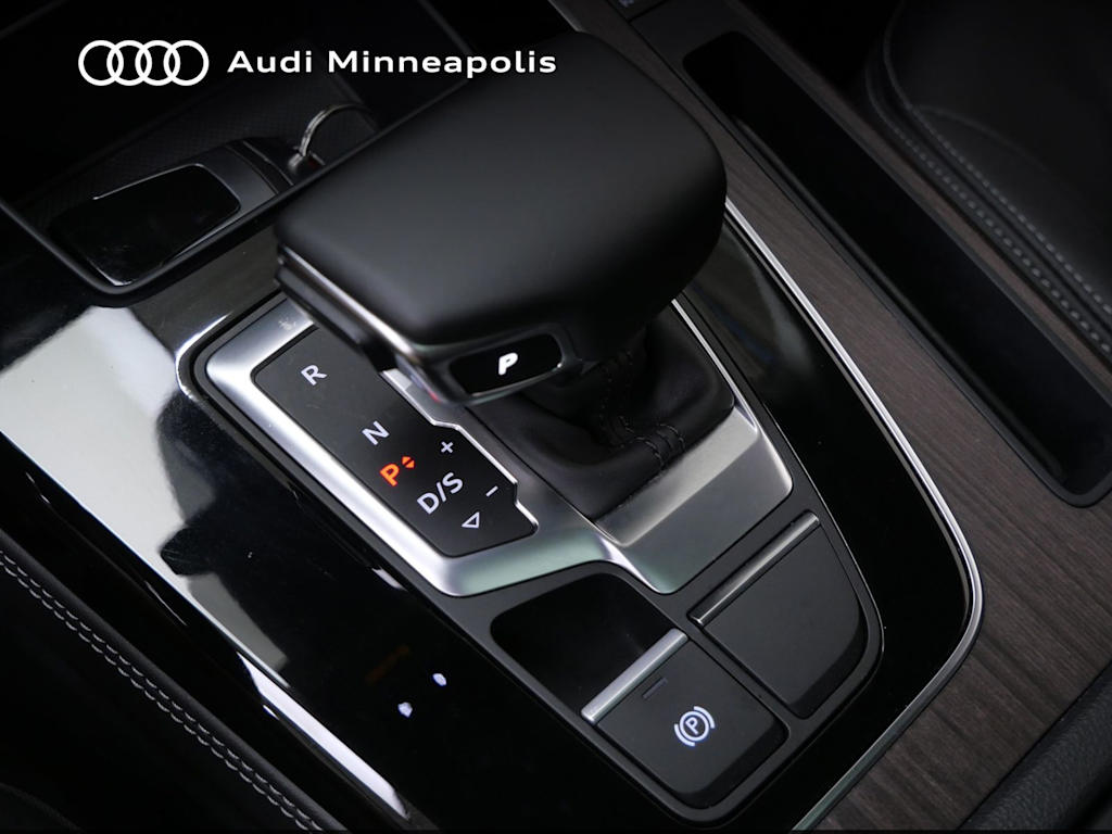 Thumbnail: 2022 Audi Q5 - 10