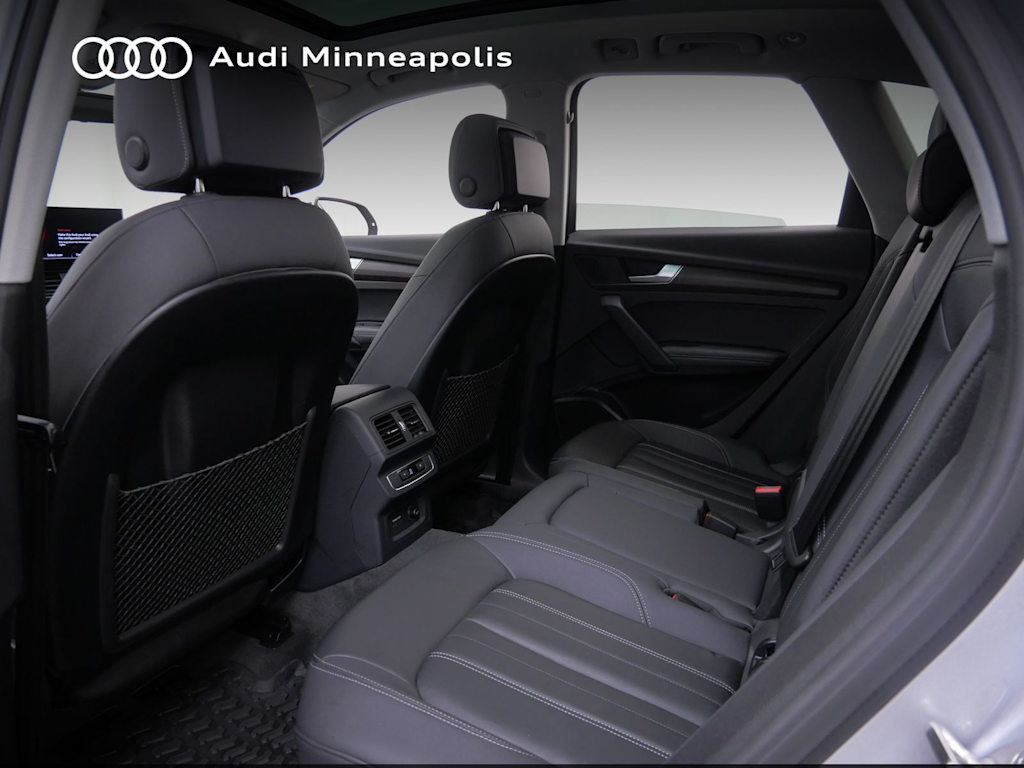 Thumbnail: 2022 Audi Q5 - 8
