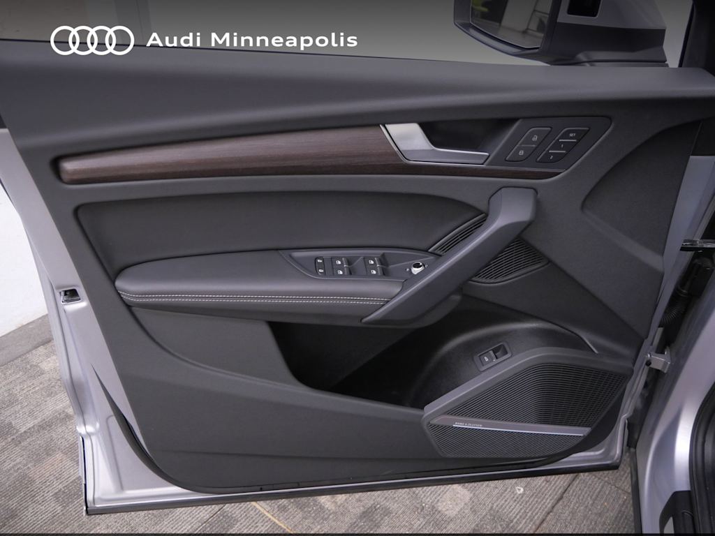 Thumbnail: 2022 Audi Q5 - 16