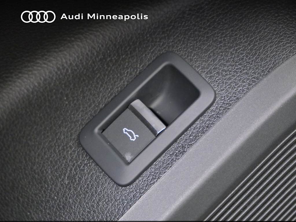Thumbnail: 2023 Audi Q5 - 7