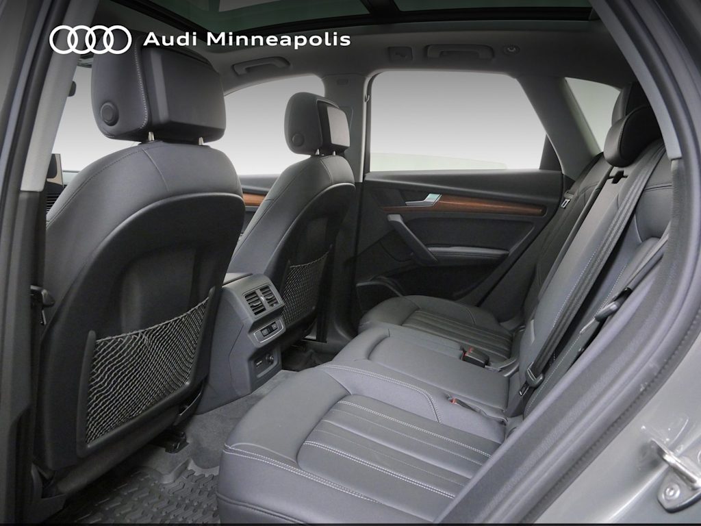 Thumbnail: 2023 Audi Q5 - 9