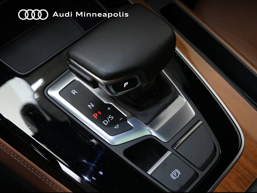 Thumbnail: 2023 Audi Q5 - 10