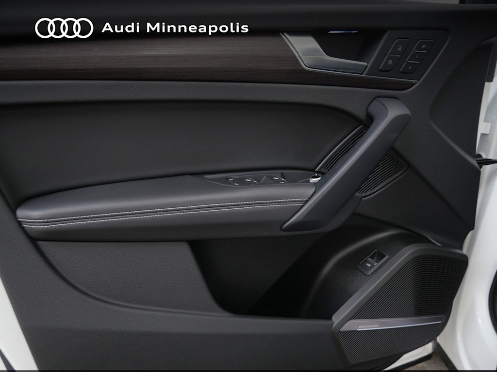 Thumbnail: 2023 Audi Q5 - 16