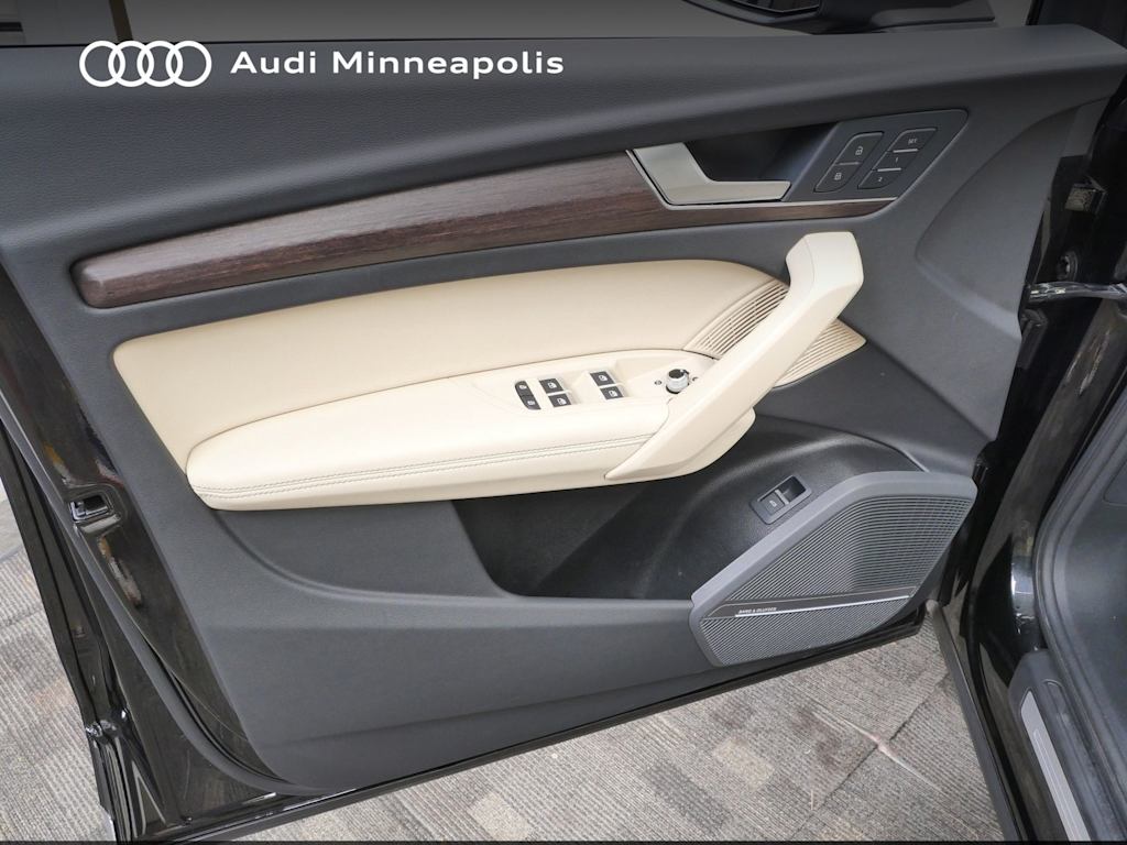 Thumbnail: 2023 Audi Q5 - 17
