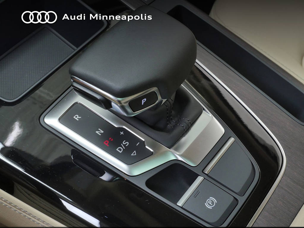 Thumbnail: 2023 Audi Q5 - 11