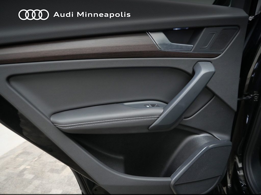 Thumbnail: 2022 Audi Q5 - 18