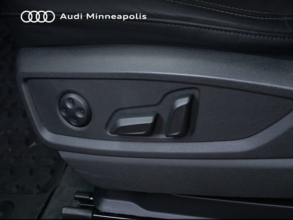 Thumbnail: 2022 Audi Q5 - 17