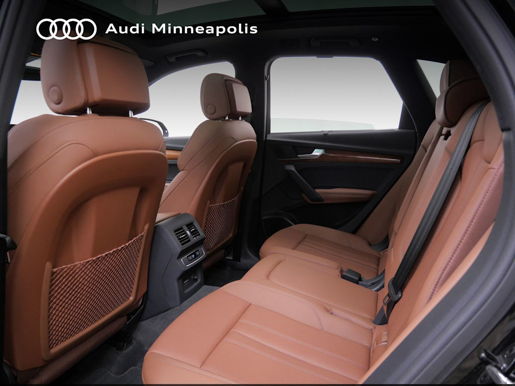 Thumbnail: 2023 Audi Q5 - 8