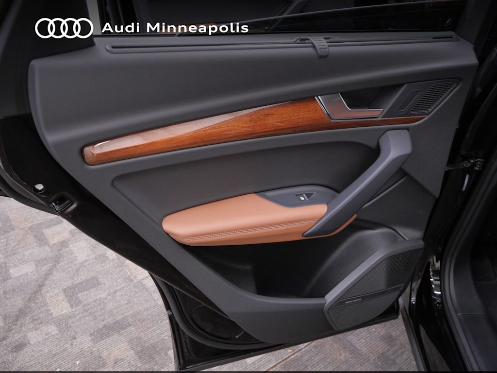 Thumbnail: 2023 Audi Q5 - 19