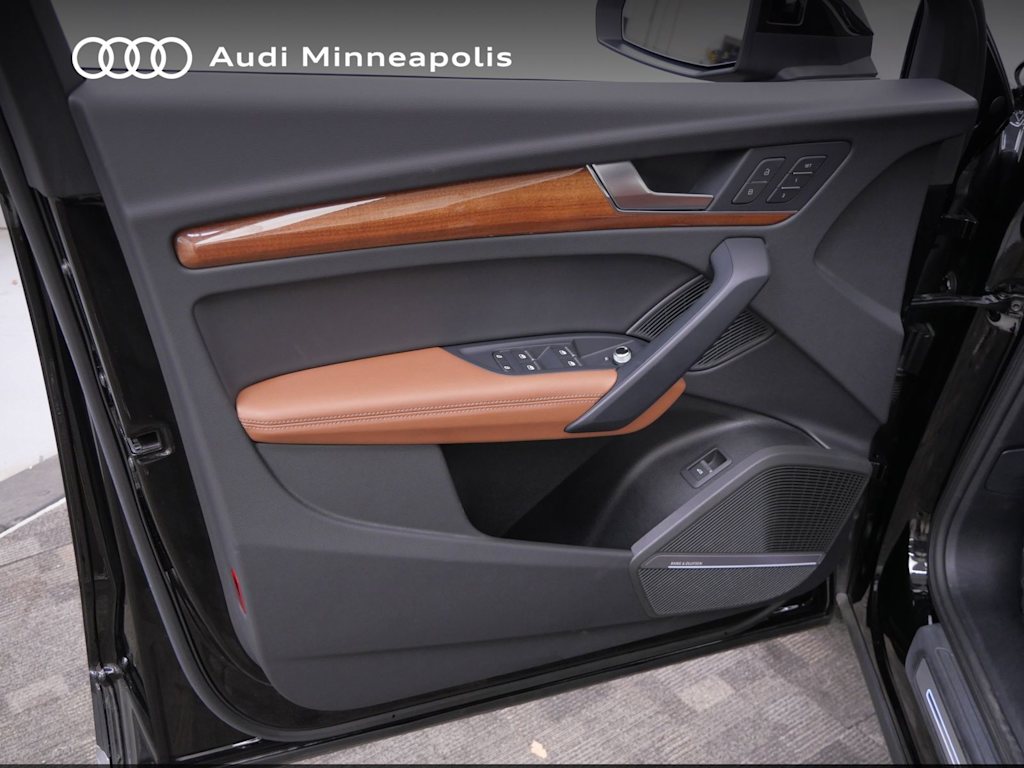 Thumbnail: 2023 Audi Q5 - 17