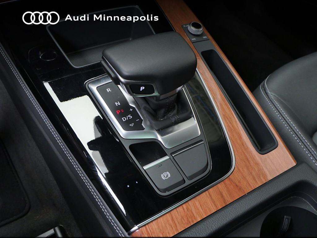Thumbnail: 2023 Audi Q5 - 11