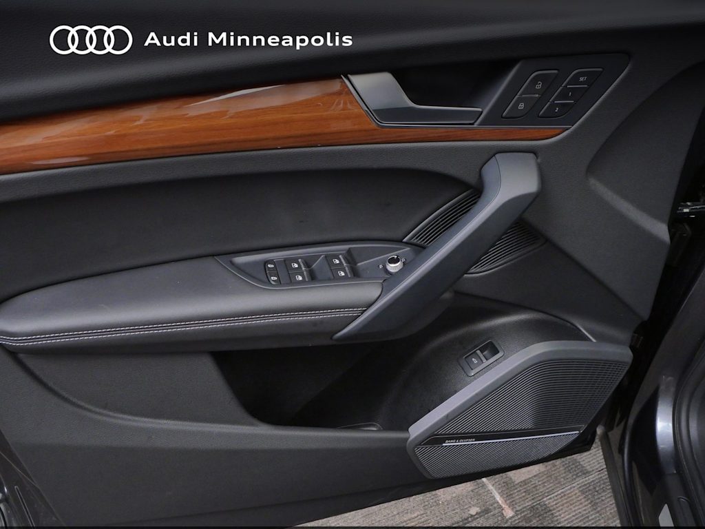 Thumbnail: 2023 Audi Q5 - 16