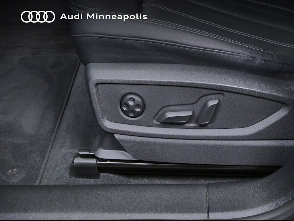 Thumbnail: 2023 Audi Q5 - 17