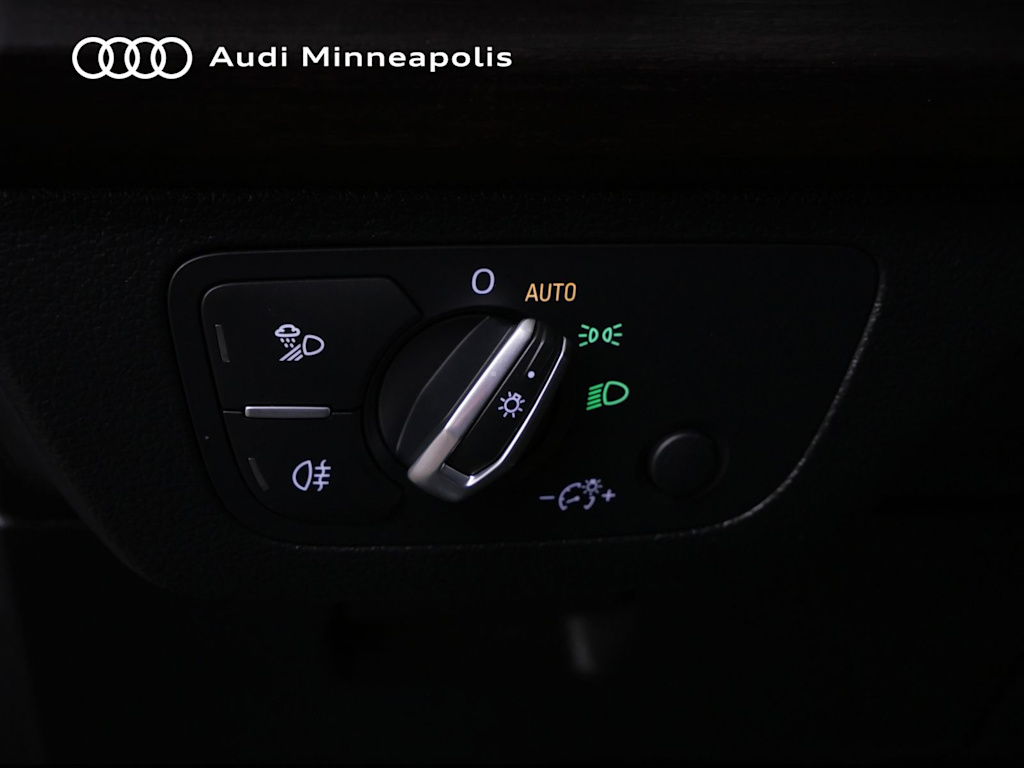 Thumbnail: 2023 Audi Q5 - 12
