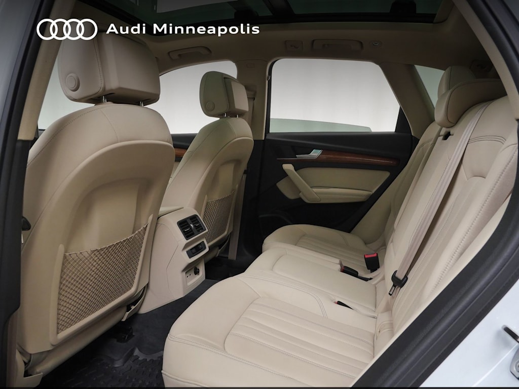 Thumbnail: 2023 Audi Q5 - 9