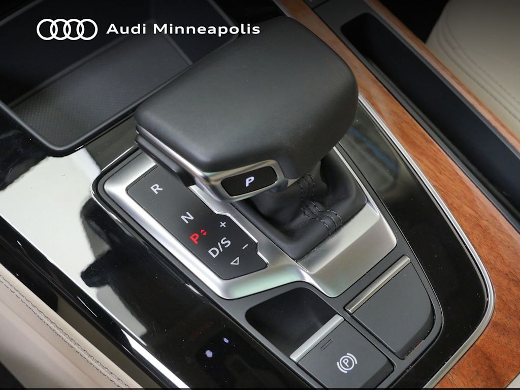 Thumbnail: 2023 Audi Q5 - 11