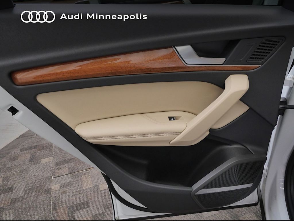 Thumbnail: 2023 Audi Q5 - 19