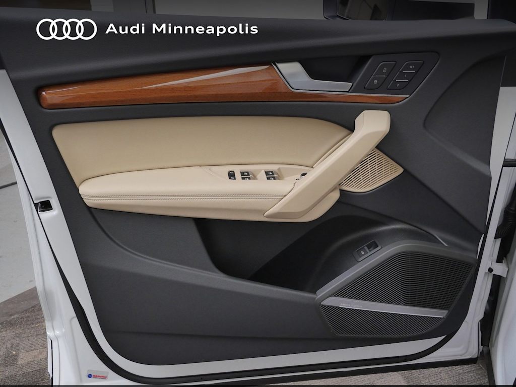 Thumbnail: 2023 Audi Q5 - 17