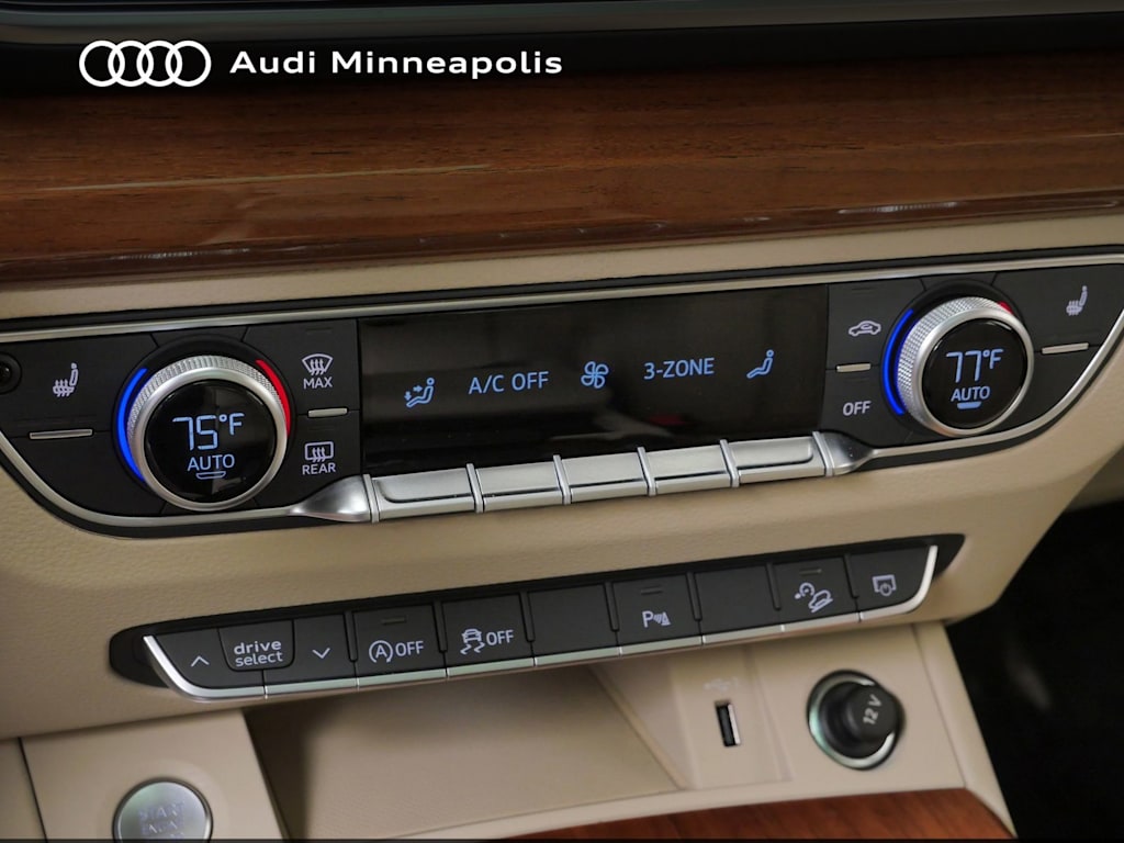 Thumbnail: 2023 Audi Q5 - 25