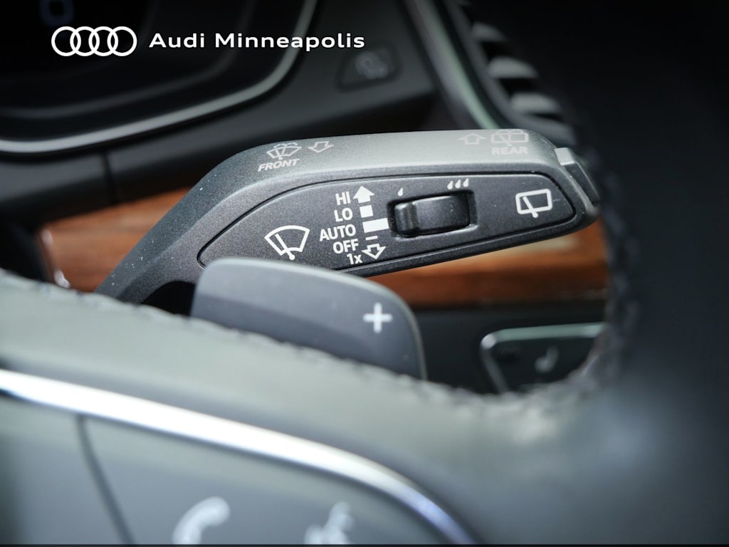 Thumbnail: 2023 Audi Q5 - 7