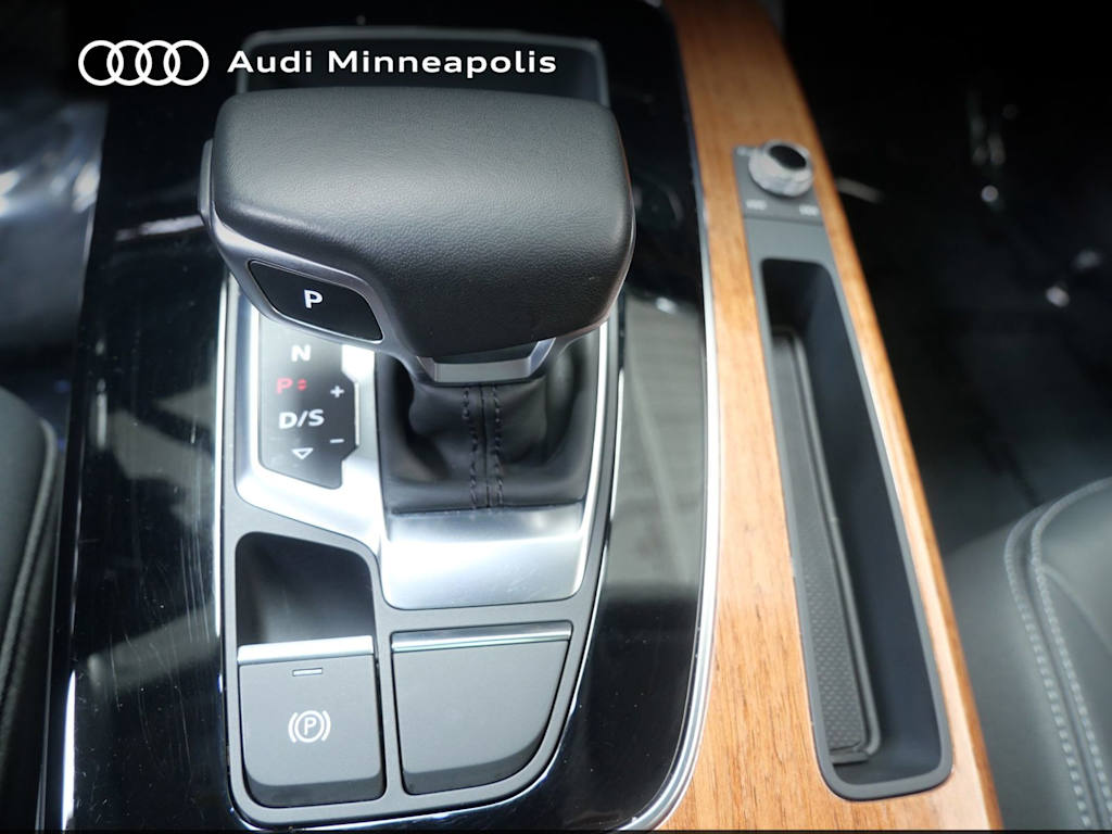 Thumbnail: 2023 Audi Q5 - 12