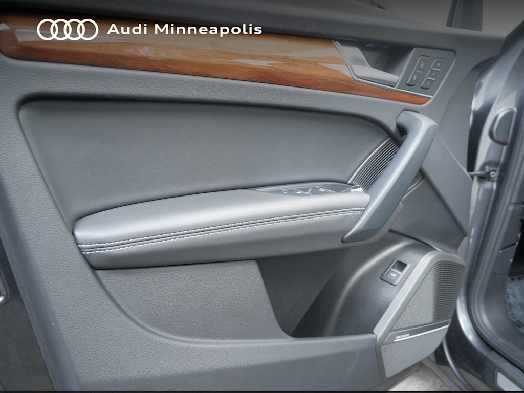 Thumbnail: 2023 Audi Q5 - 17