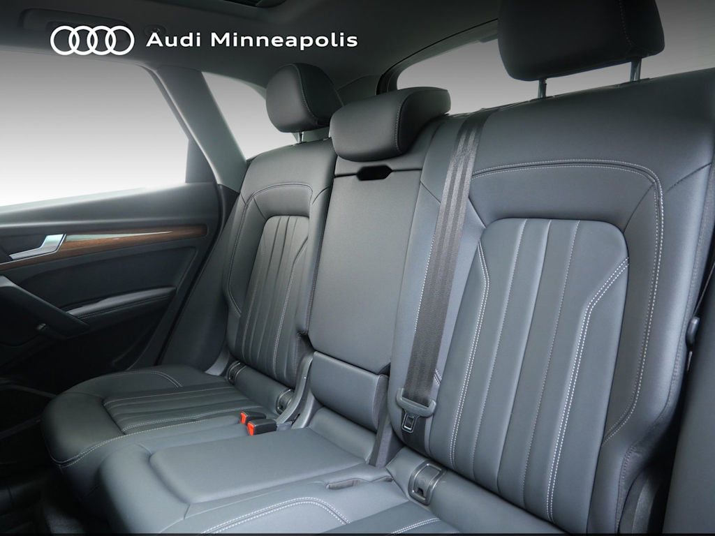 Thumbnail: 2023 Audi Q5 - 10