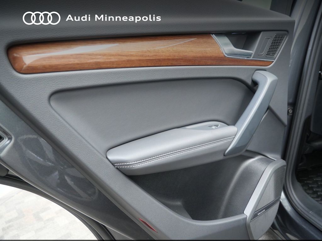 Thumbnail: 2023 Audi Q5 - 19