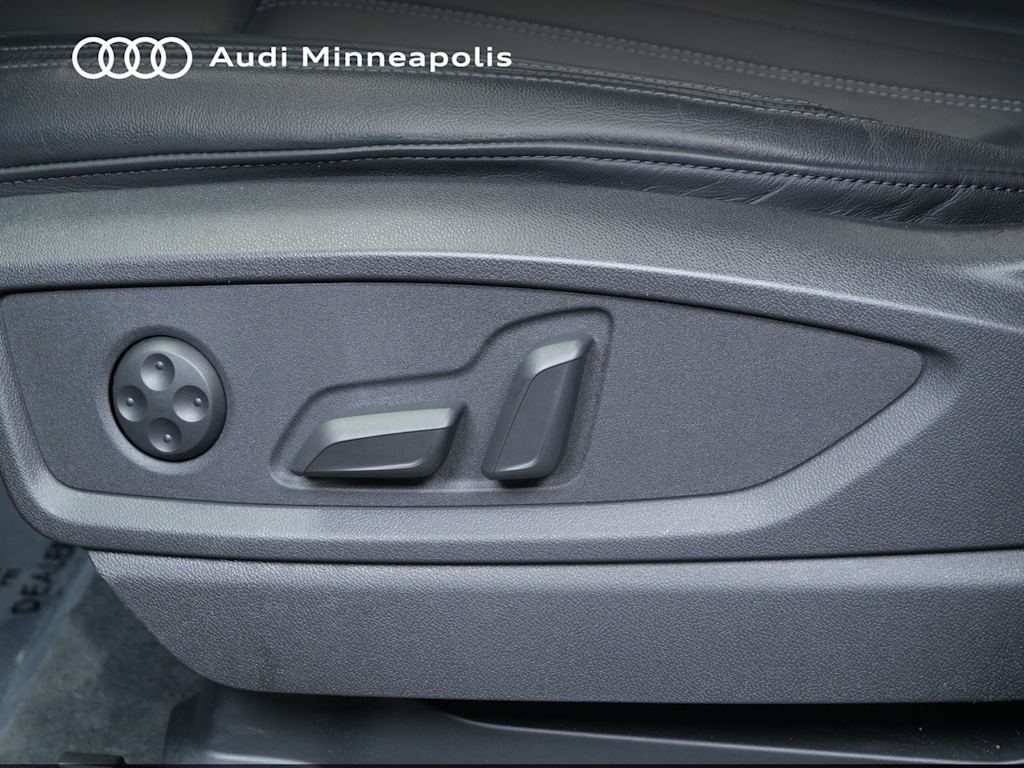 Thumbnail: 2023 Audi Q5 - 18