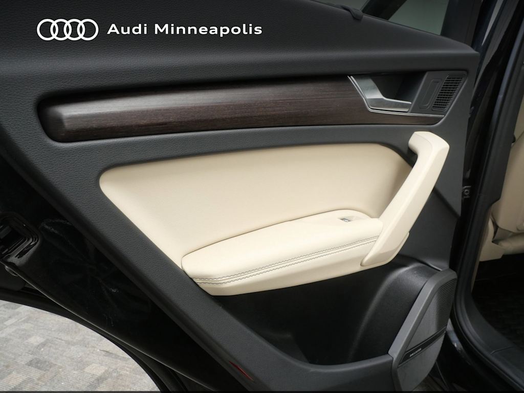 Thumbnail: 2023 Audi Q5 - 16