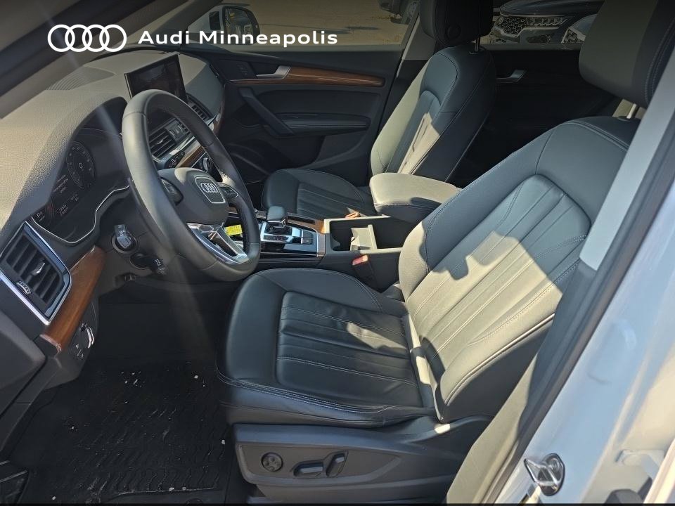 Thumbnail: 2023 Audi Q5 - 7