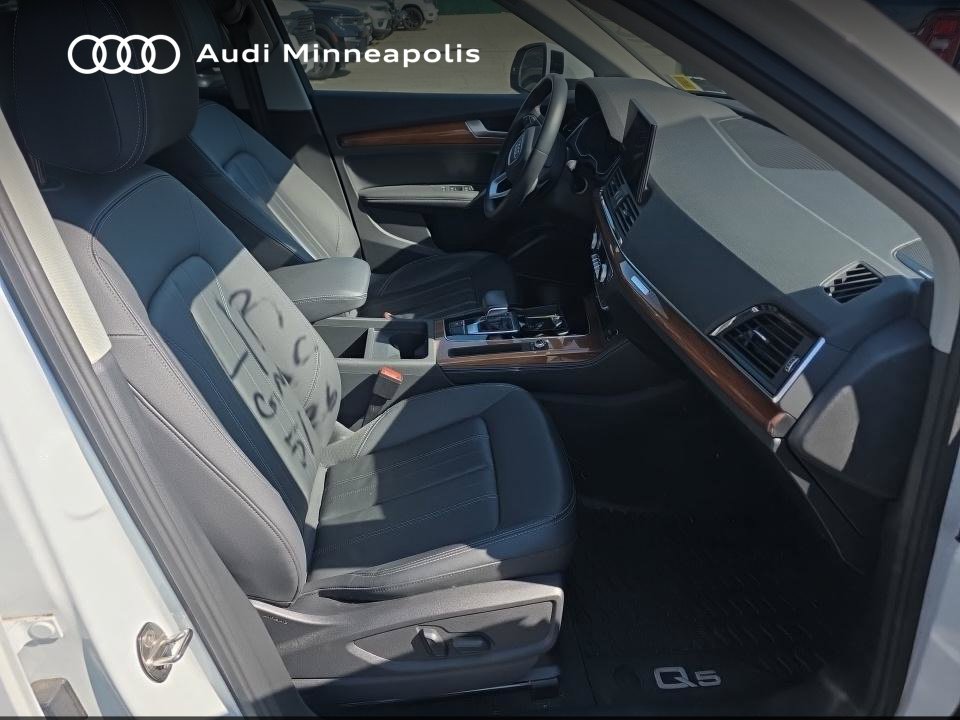Thumbnail: 2023 Audi Q5 - 8