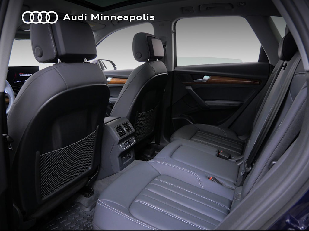 Thumbnail: 2023 Audi Q5 - 8