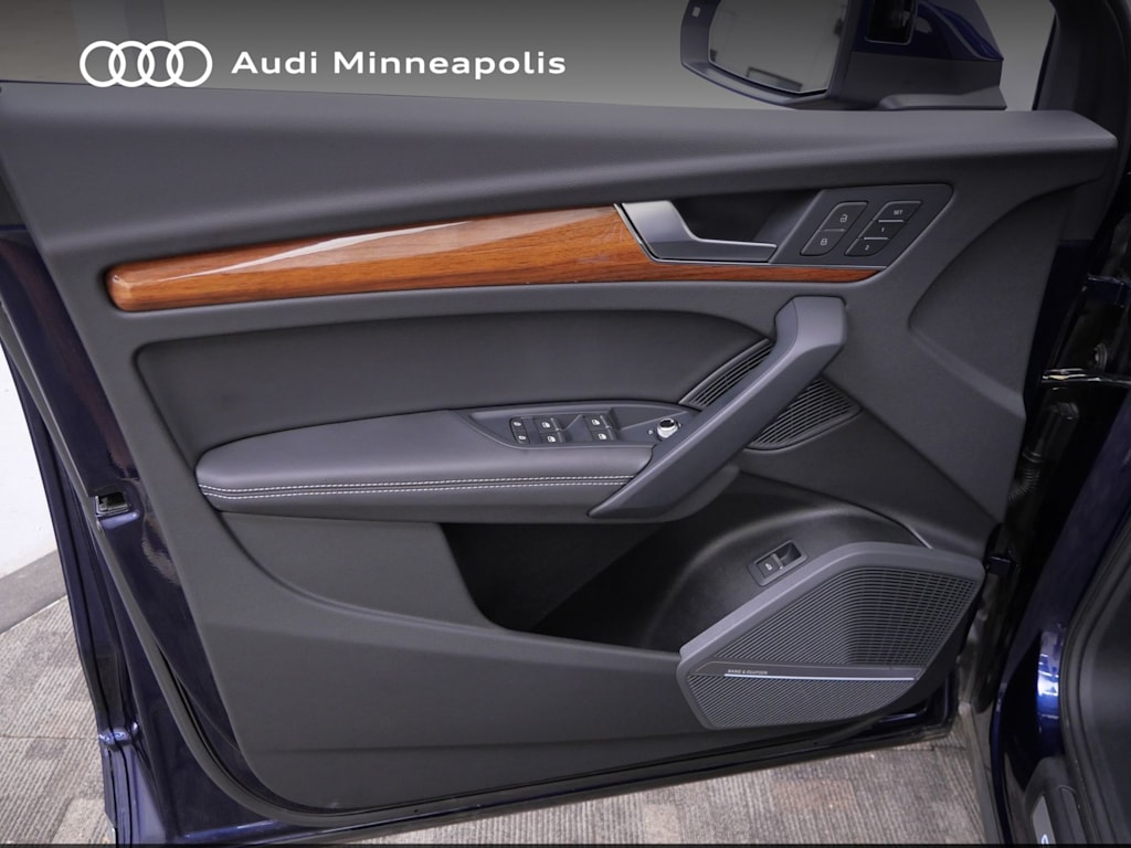 Thumbnail: 2023 Audi Q5 - 17