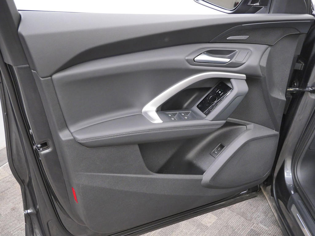Thumbnail: 2026 Audi Q5 - 12