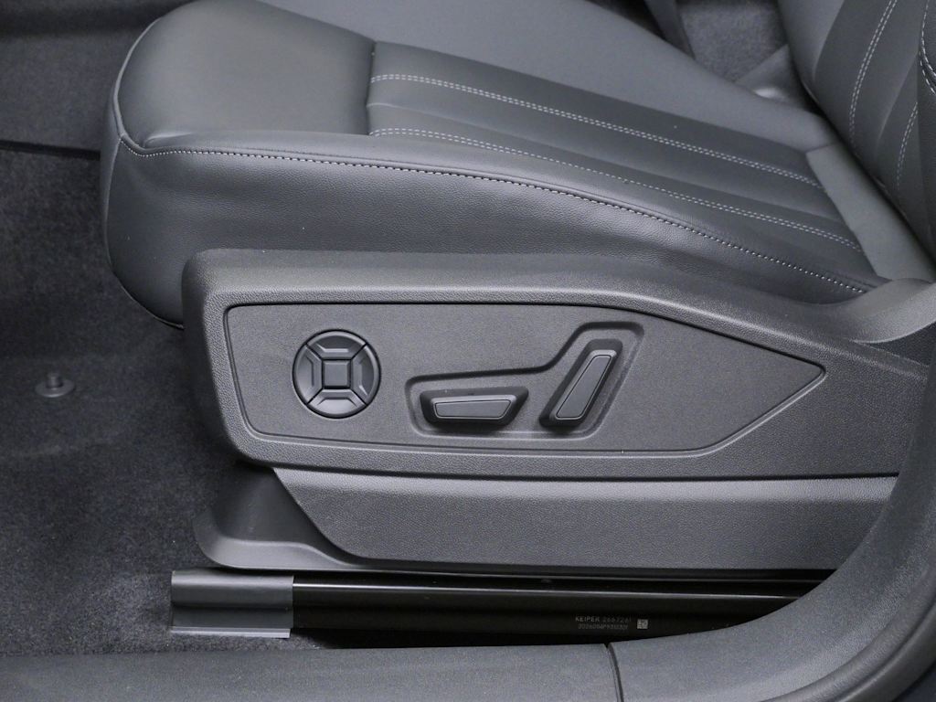 Thumbnail: 2026 Audi Q5 - 13