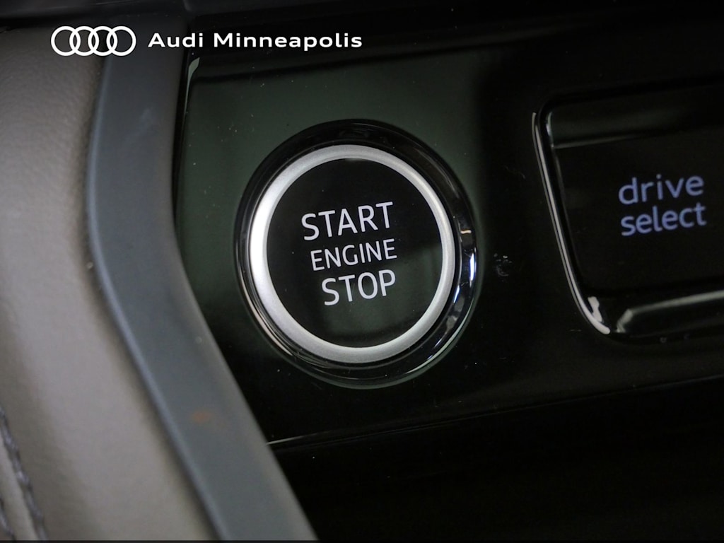 Thumbnail: 2025 Audi Q5 - 25