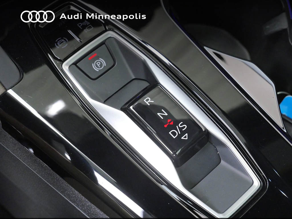 Thumbnail: 2025 Audi Q5 - 10