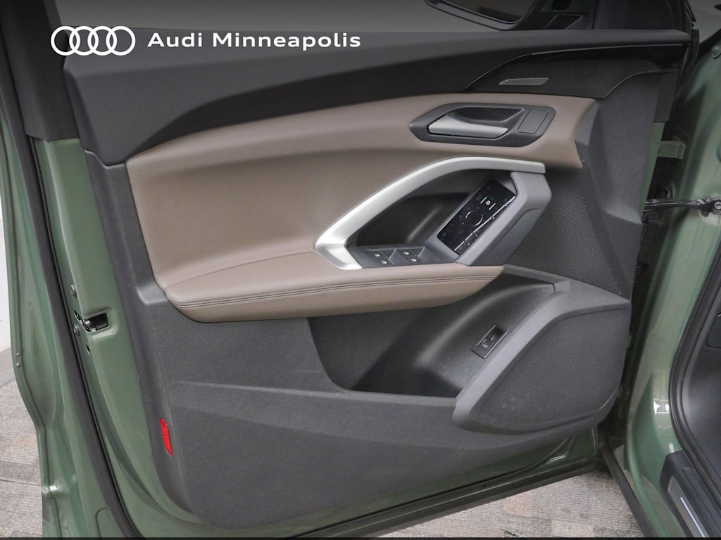 Thumbnail: 2025 Audi Q5 - 18