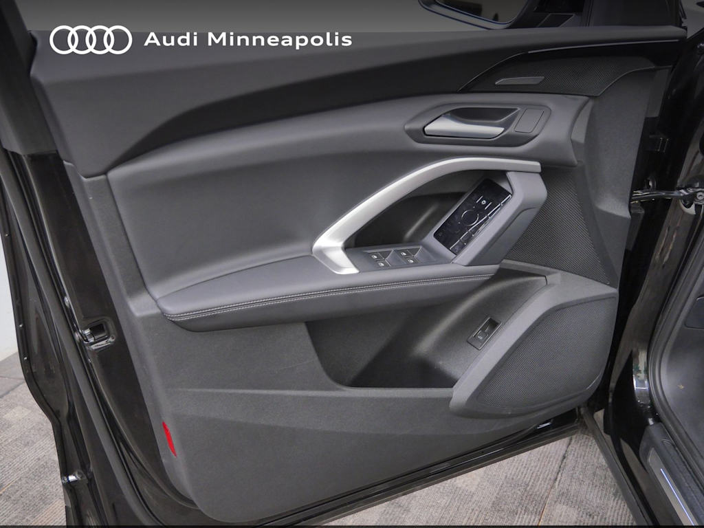 Thumbnail: 2025 Audi Q5 - 16
